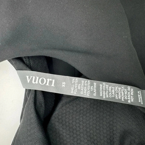 VUORI Daily Crop Tank In Black Size XS B1208 - Picture 4 of 6